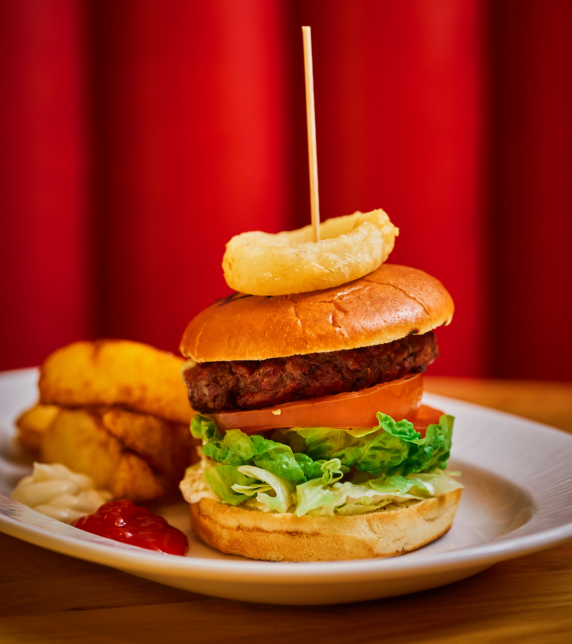 Hamburger with potato wedges